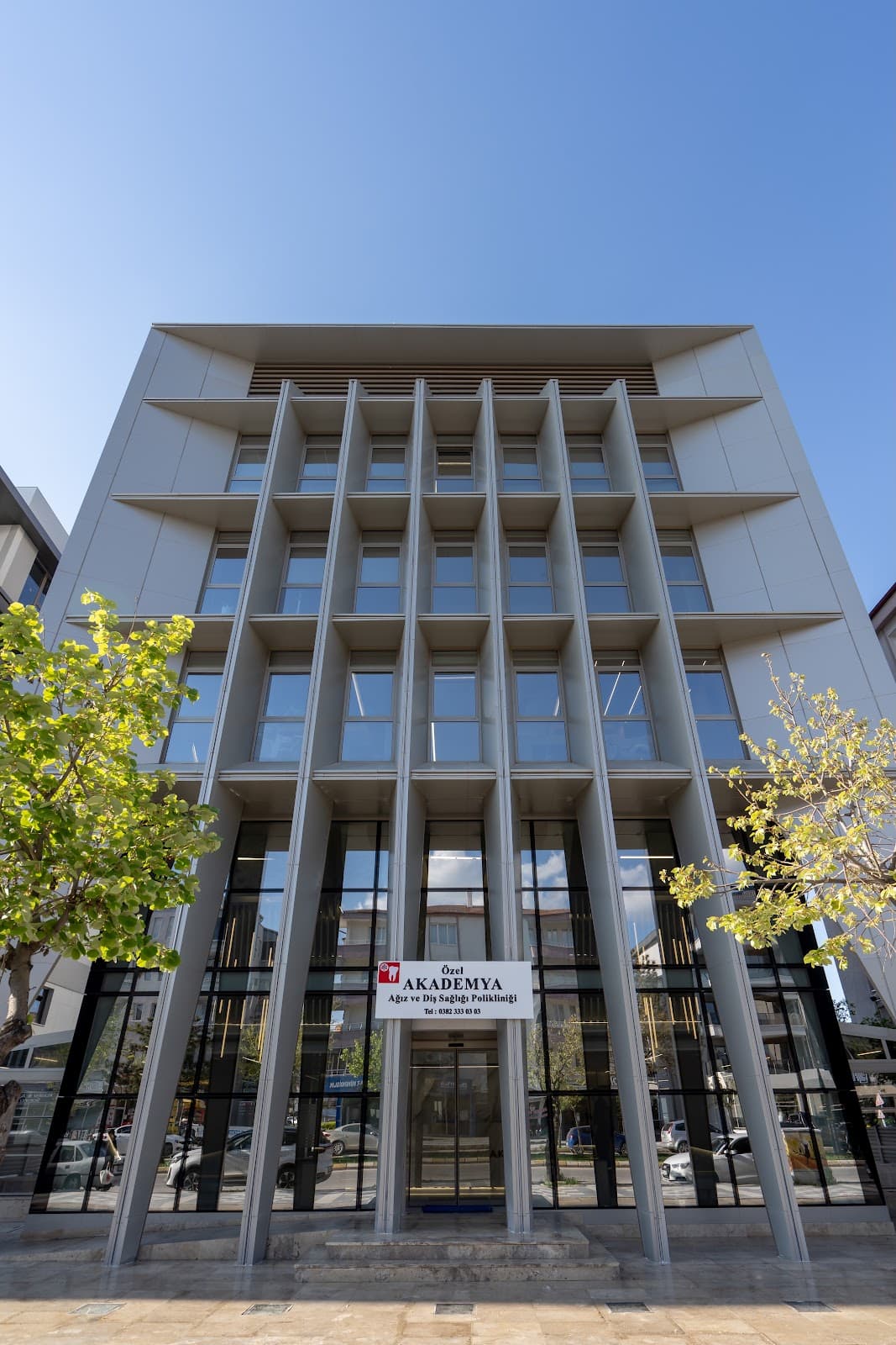 Akademya Aksaray Diş Hastanesi — dış cephe